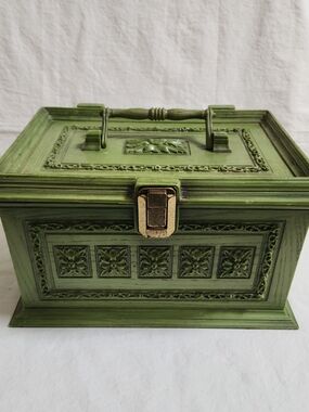 Vintage Max Klein Avocado Green Plastic Sewing Box